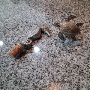 Silver Seahorse Bottle Stopper